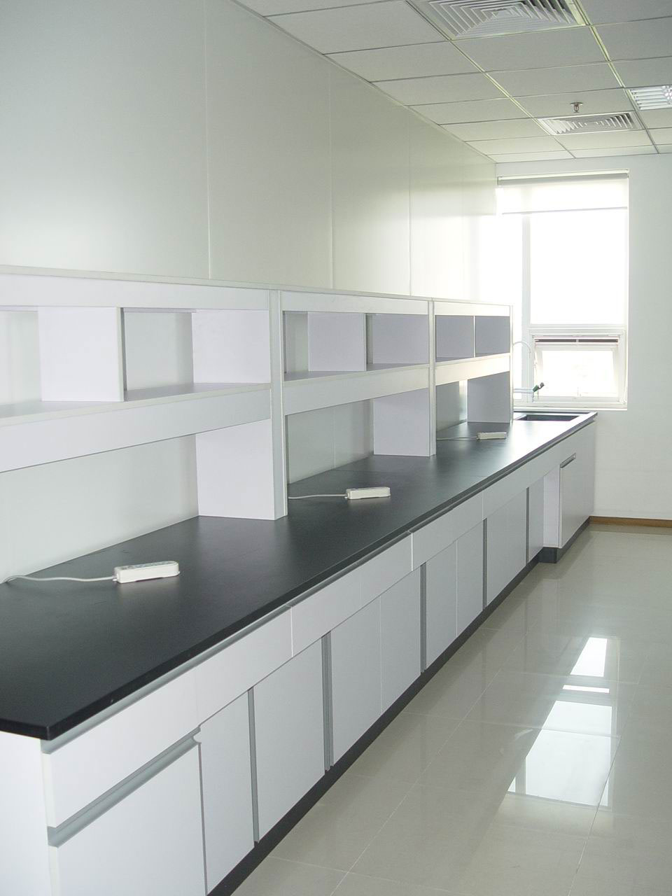 全木實(shí)驗(yàn)臺(tái)、化學(xué)實(shí)驗(yàn)臺(tái)、生物實(shí)驗(yàn)臺(tái)、制藥實(shí)驗(yàn)室、邊臺(tái)