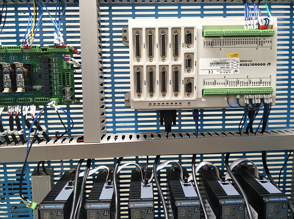 工業(yè)機(jī)器人控制器與驅(qū)動(dòng)器軸信號(hào)線(xiàn)路的安裝 653b6f1038035af383cc17ed4ff6adc1.png